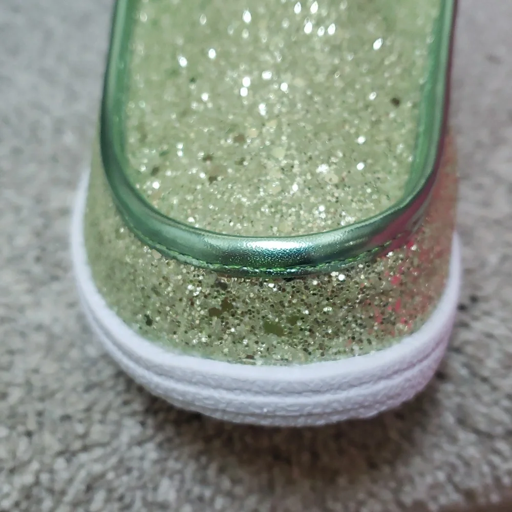 Light green glitter kayaks NIB Size 9 only Corkys